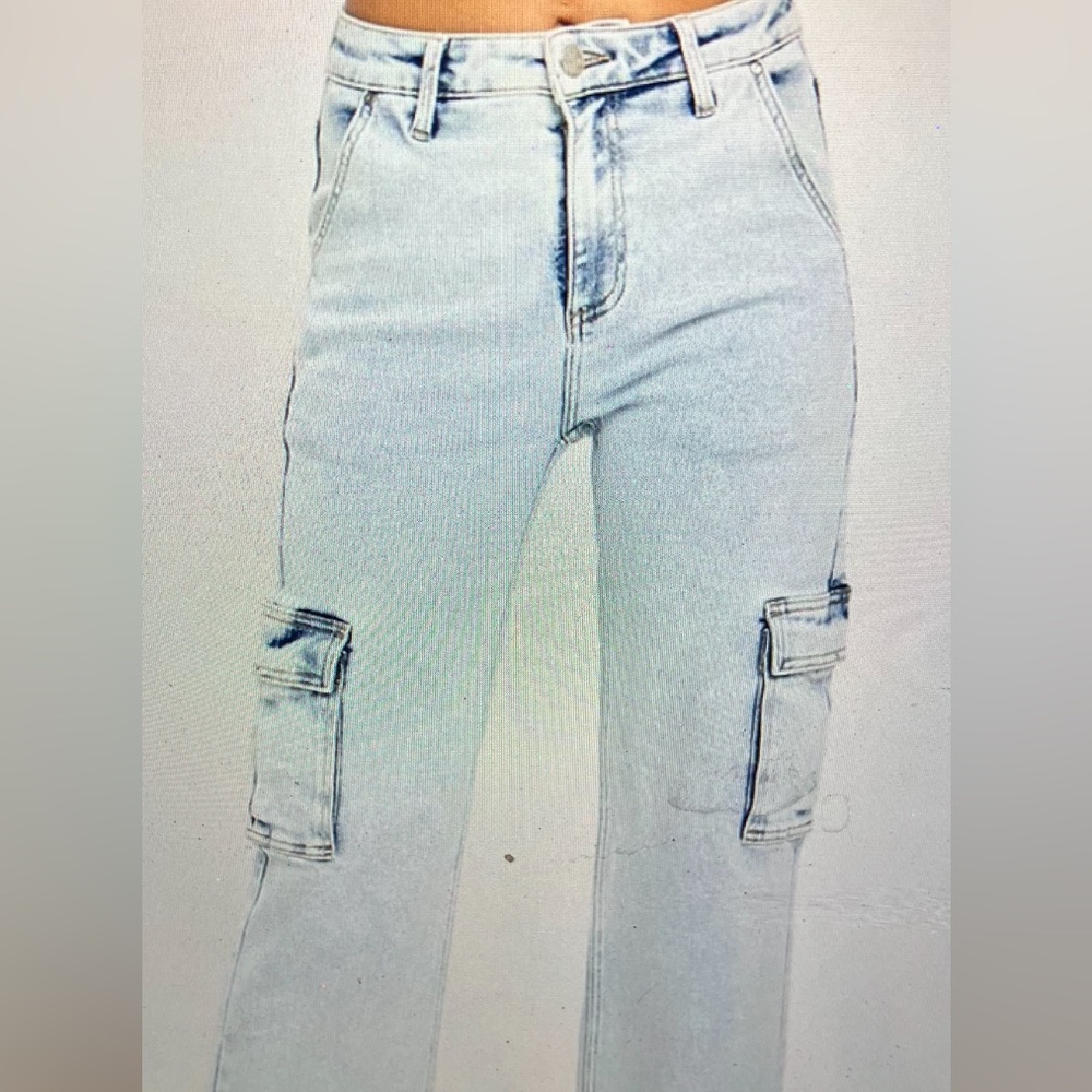 Risen high waist wide leg cargo pocket jeans